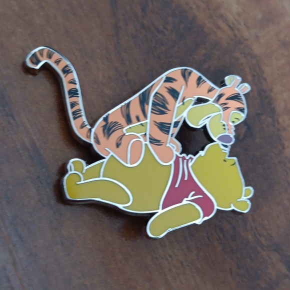 Winnie The Pooh Tiger Trading Pin - Picture 3 of 5